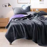 YISURE Wasserfeste Decke Liebesdecke 230x203cm für Paare,King Size Graue und lila Spritzdecke für Erwachsene Paare, Reversible Möbel- oder Bettmatratzenschoner